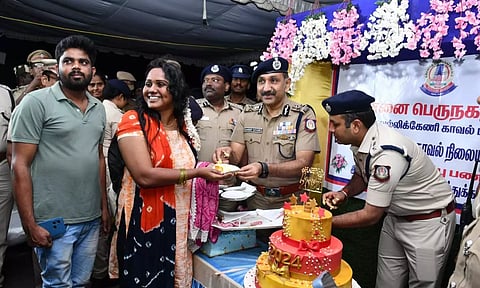 City Police Commissioner Sandeep Rai Rathore welcomed the New Year with a cake cutting ceremony 