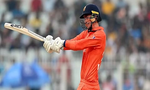 Scott Edwards called in as replacement for Joe Clarke by Melbourne Renegades