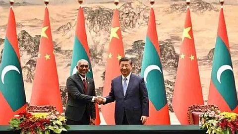 Chinese President Xi Jinping with his Maldivian counterpart Mohamed Muizzu