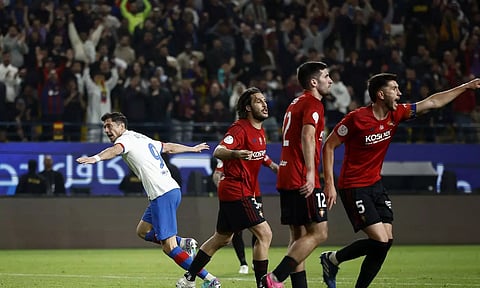  Barcelona's Robert Lewandowski celebrates scoring their first goal (Photo: Reuters)