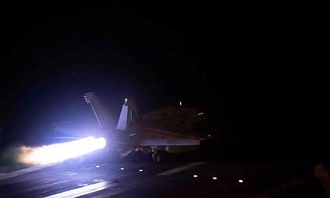 Jet taking off (TPS)