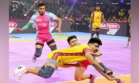 Jaipur and Telugu teams in action. (Photo: PKL)