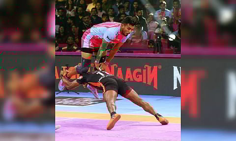 PKL 10: Jaipur Pink Panthers edge U Mumba 31-29 in 1001st game