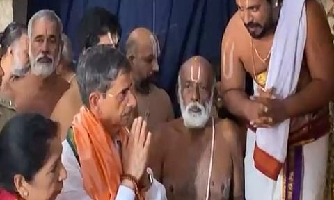 Tamil Nadu Governor RN Ravi at Ranganathaswamy Temple (ANI)