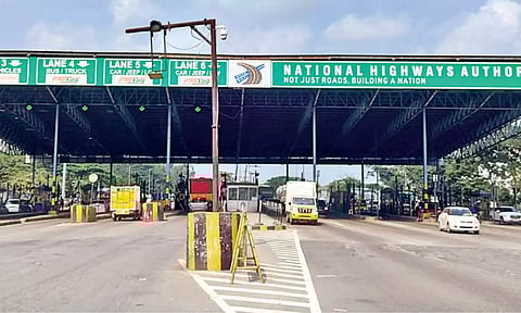 Paranur toll gate