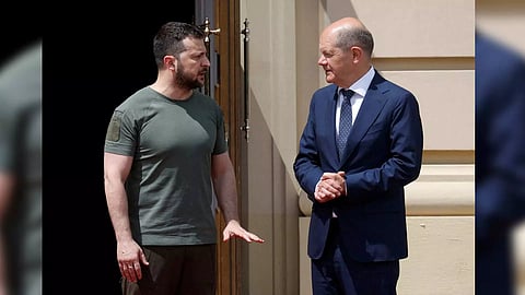 Ukrainian President Volodymyr Zelensky and German Chancellor Olaf Scholz (Reuters)