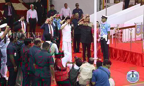 TN Governor R N Ravi unfurled the tricolor national flag near the labour statue on the Marina beachfront on Friday. (Photo credit: Manivasagan N))