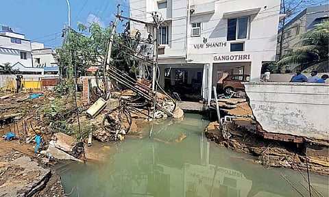 Veera Pandian Kattabomman Street in Perungudi affected by the pipeline burst