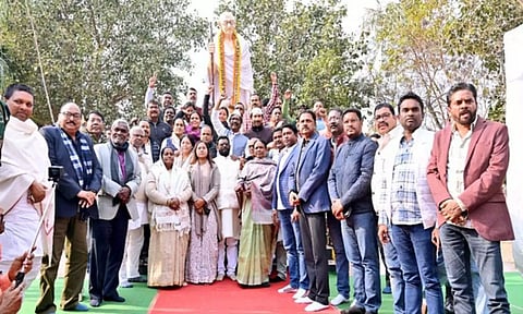 Jharkhand Chief Minister Hemant Soren pays tribute to Mahatma Gandhi (ANI)