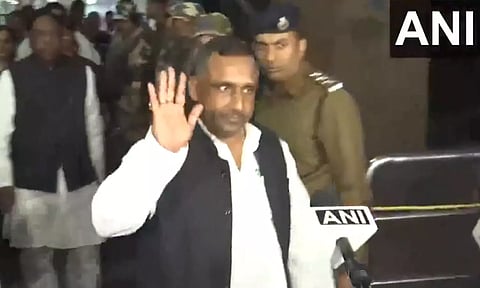 JMM and Congress MLAs arrive at the Ranchi airport. (ANI)