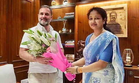 Rahul Gandhi meets Hemant Soren’s wife Kalpana (X/@Jairam_Ramesh)