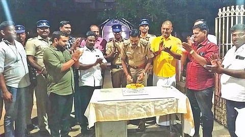 The personnel at the station and the public joined the celebration by cutting a cake