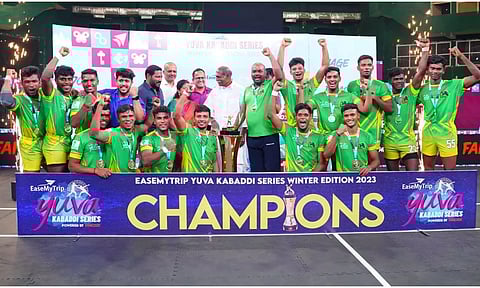 TN's Palani Tuskers with the trophy