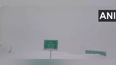 Fresh snowfall at Baltal in Jammu and Kashmir's Ganderbal district (Photo/ANI)