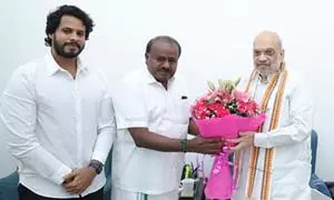  Former Chief Minister and Karnataka JD (S) President H.D. Kumaraswamy met Union Home Minister Amit Shah