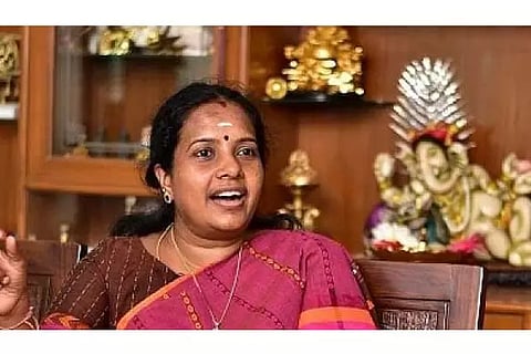 BJP's national women's wing chief Vanathi Srinivasan Chennai
https://www.dtnext.in/tamilnadu/2020/11/19/dmk-alienated-tamil-nadu-by-not-allowing-hindi-learning-bjp
