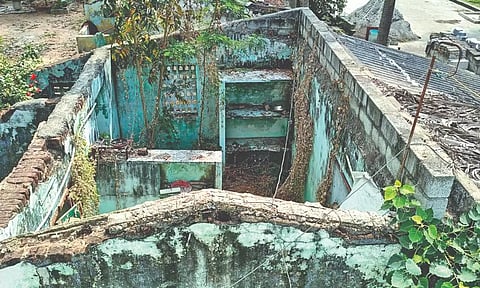 Dilapidated condition of group houses built 35 years ago at Arunthathi Palayam in Ranipet district