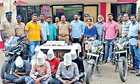 A 6-member gang was nabbed by Thanjavur cops