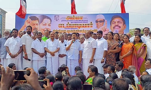 Protest at Villupuram led by CV Shanmugam. Twitter - @AIADMKITWINGOFL