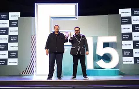 Samsung launches new smartphone 