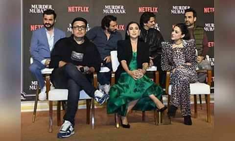 Karisma Kapoor with team 'Murder Mubarak'
