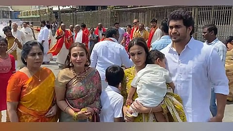 Rajinikanth's daughters Aishwarya, Soundarya with family (Image source/ANI)