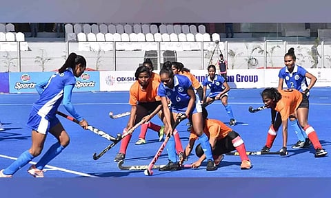 Players in action. (Hockey India)