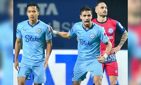 Mumbai FC Players (IANS) 