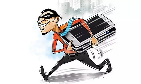 ‘Devotees’ rob jewels from 8 during Mylapore festival