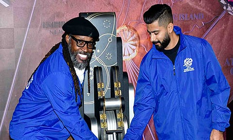 Chris Gayle, Ali Khan (X)