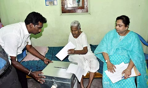 Senior citizen apply to vote through postal ballot in Royapuram on Monday (X/@chennaicorp)