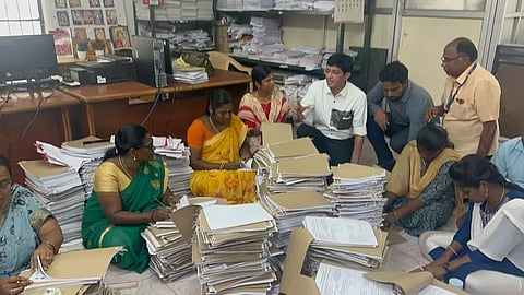 GCC Commissioner Radhakrishnan inspected the police facilitation center where police personnel were casting their postal ballots