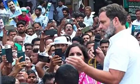 Rahul Gandhi addressing Kerala roadshow (IANS)