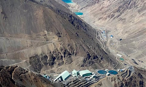 An aerial view of Anglo American's Los Bronces copper mine at Los Andes Mountain range, near Santiago city, November 17, 2014. (Reuters)