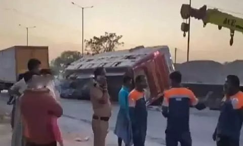 A bus upturned in Chennai - Trichy Highway
