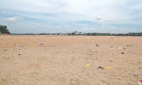 The dry Cauvery river in Tiruchy on Sunday (File)