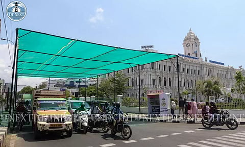 Green canopies installed in the signals (Photo: Hemanathan M)
