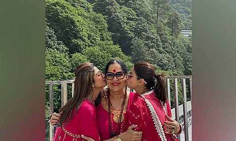 Shilpa Shetty Kundra, Sunanda Shetty, Shamita Shetty (ANI)