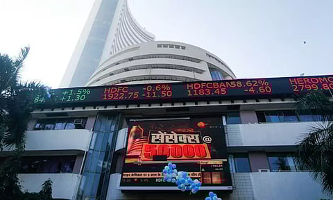 Mumbai stock exchange (Reuters)