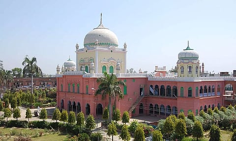 Darul Uloom Deoband prohibits entry of women on campus (IANS)