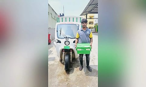 Flipkark EV Grocery man