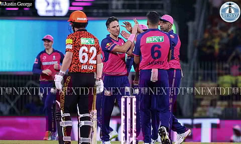 Trent Boult celebrates with his teammates after a wicket (Photo: Justin George)