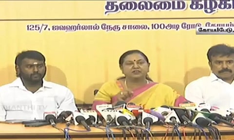 DMDK General Secretary Premalatha Vijayakanth (center) and V Vijaya Prabhakaran (left) at press conference. (Daily Thanthi)