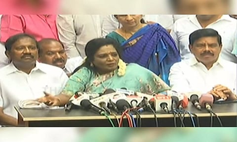 Tamilisai Soundararajan during the press meet (Thanthi tv)