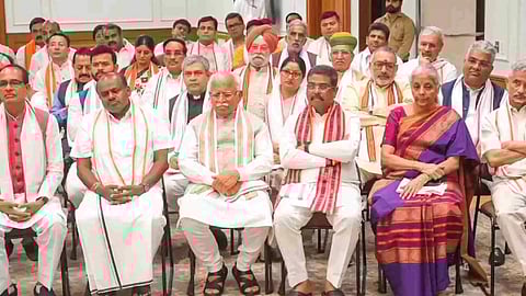 Members of the Parliament in the meeting 