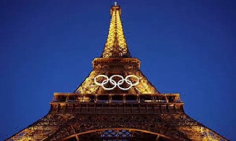 Eiffel Tower with the Olympics rings (Photo/Reuters)