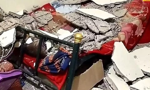 Visual of the roof collapse (Photo: Daily Thanthi)