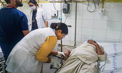 Patients being admitted due to heat stroke and exhaustion at LNJP hospital, in New Delhi (Photo: PTI)