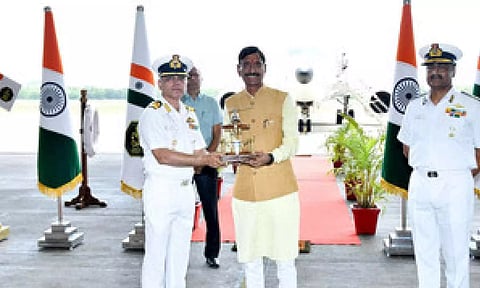  Sanjay Seth visited the Indian Naval Air Station, Rajali (UNI)