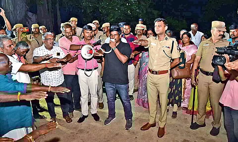 Tiruchy Collector M Pradeep Kumar, SP Varun Kumar at Pachamalai on Friday night